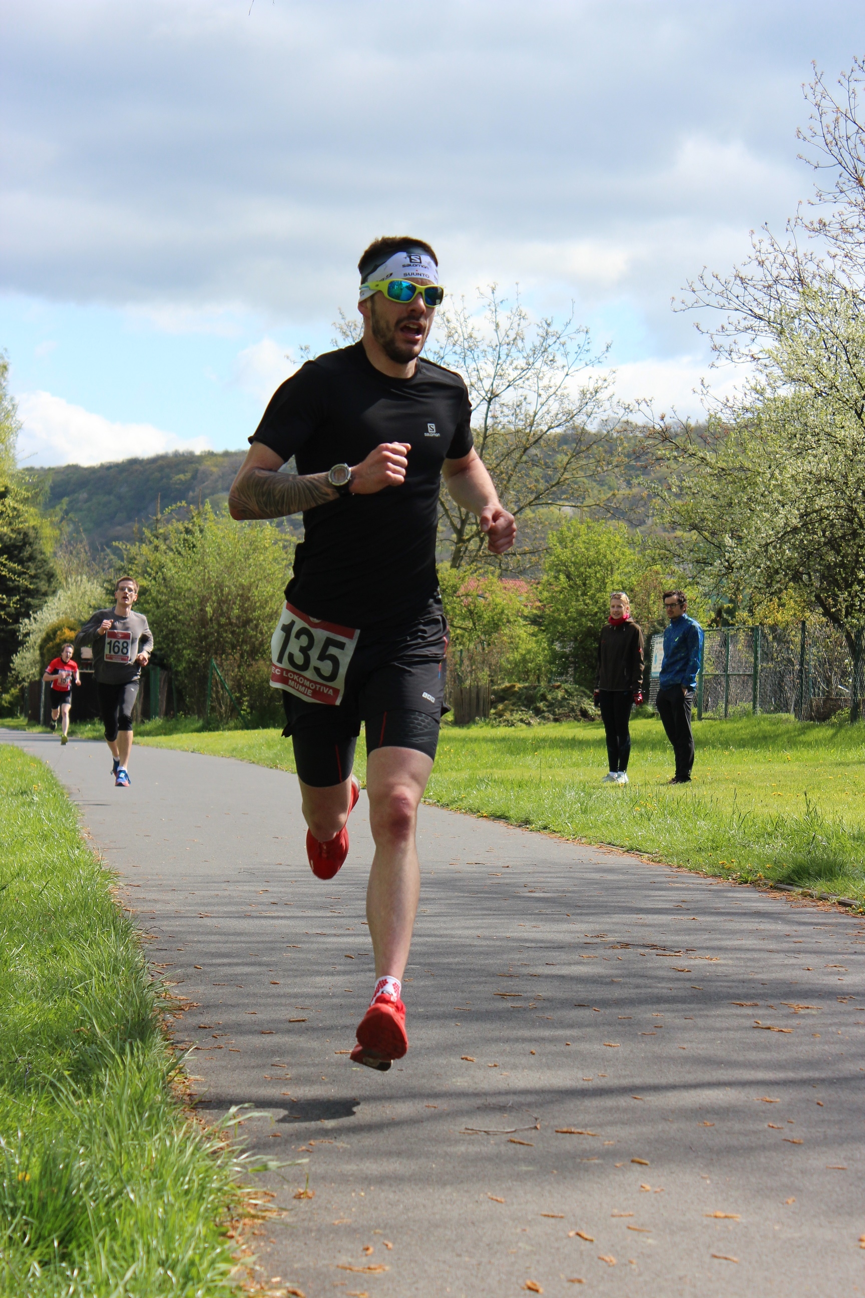 Ústecká pětka s Mumií, aprílové počasí a 203 běžců