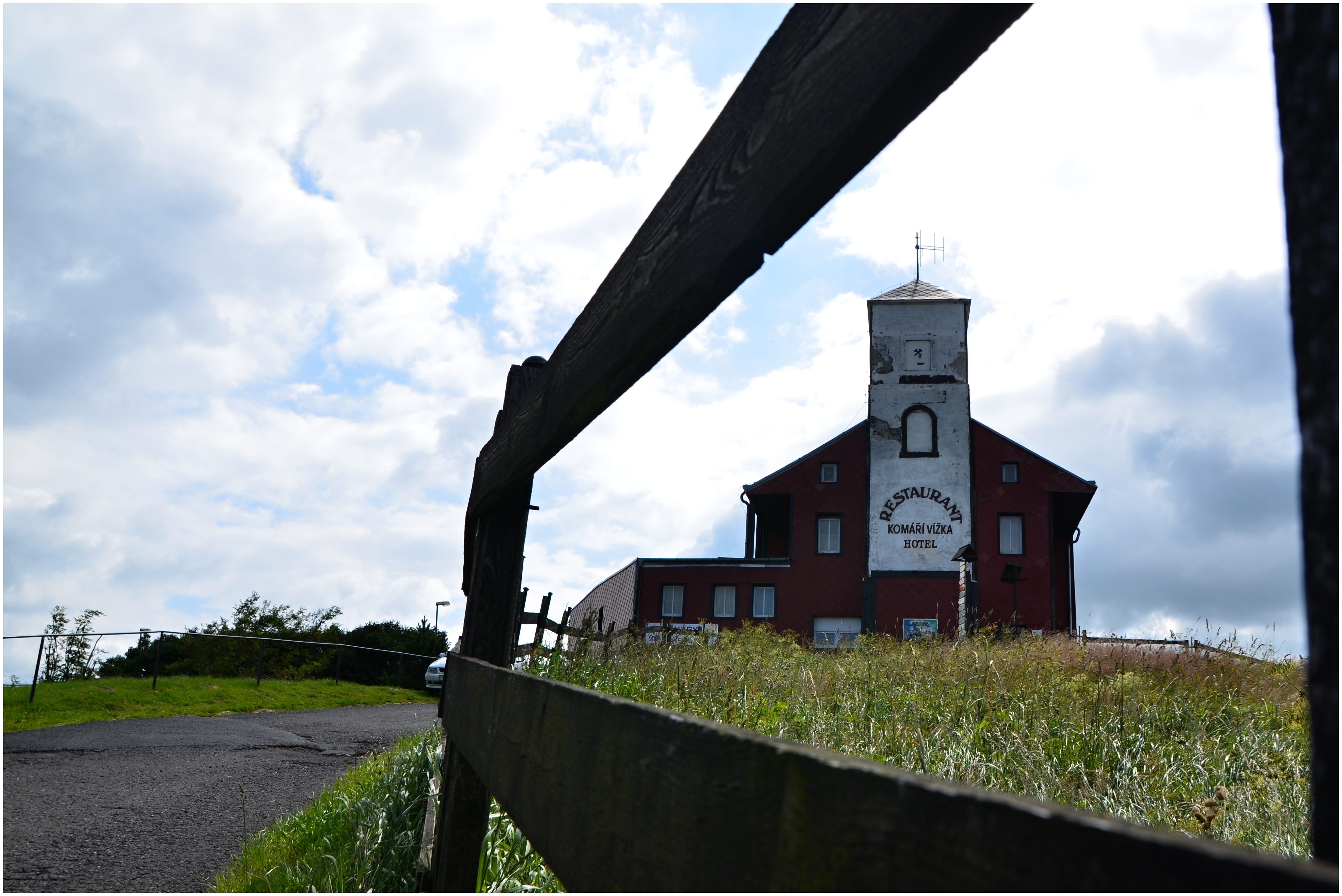 Komárka měla své vítěze, zápletku i zbloudilce