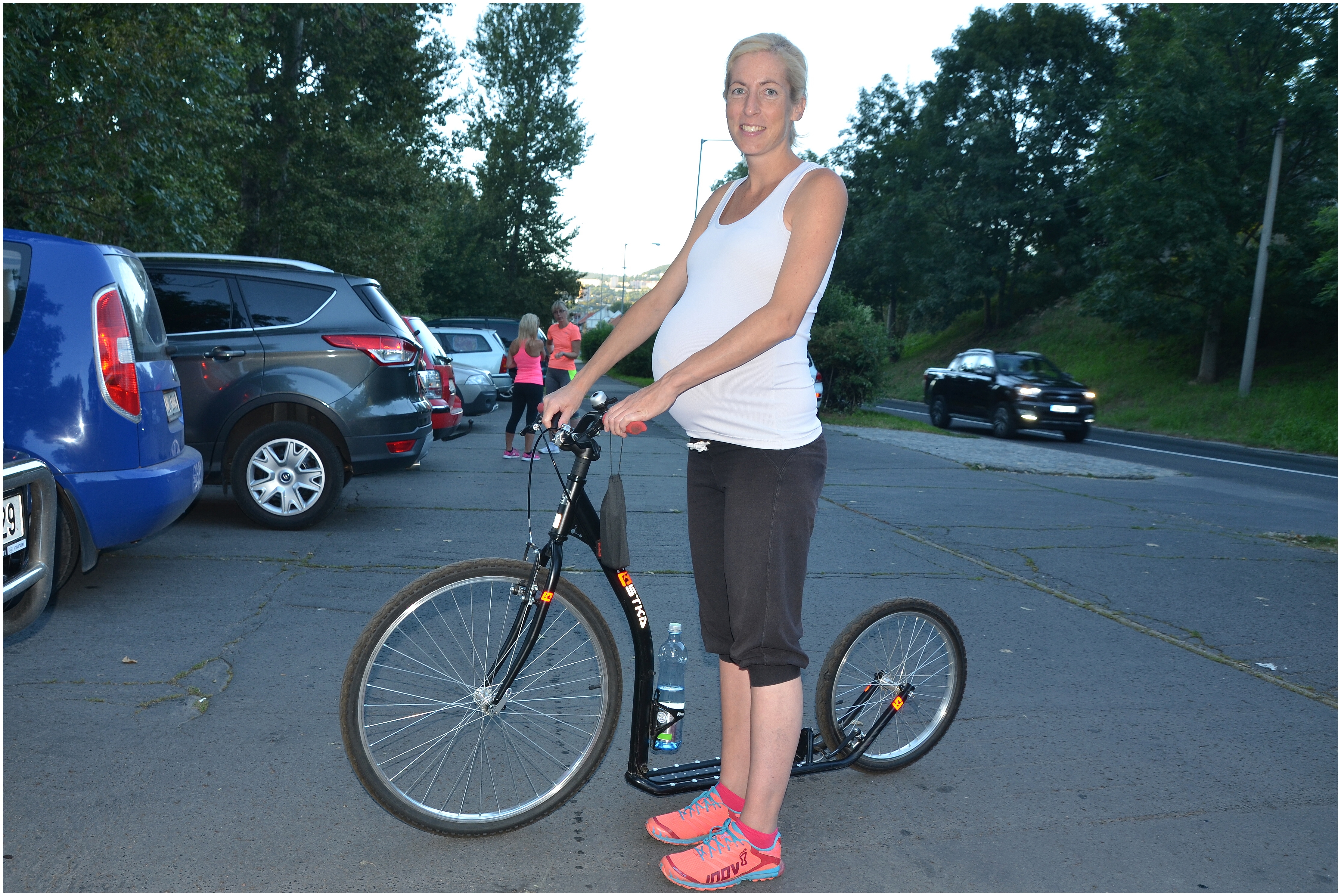 Skoromatka Zuzka zdraví kamarády