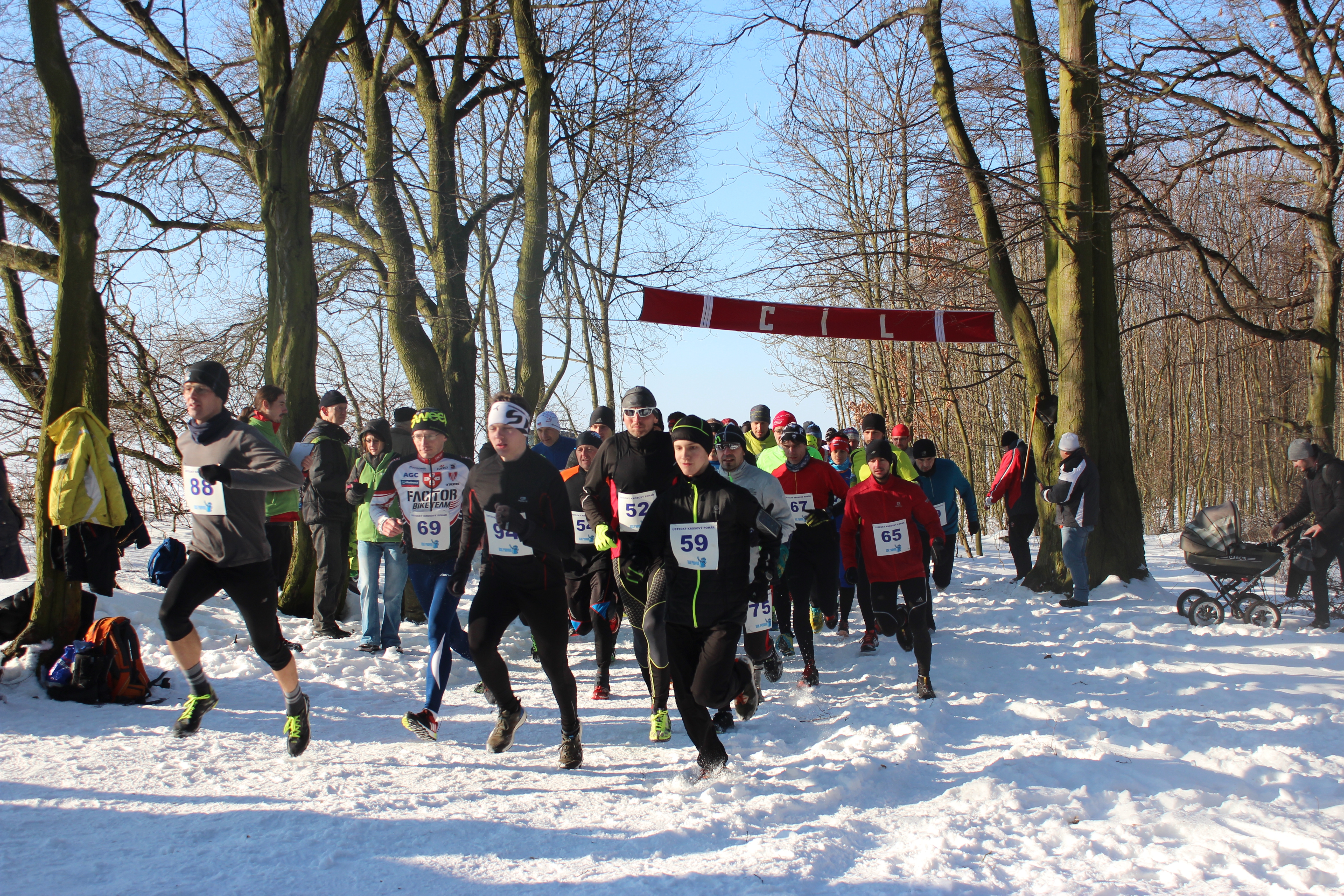 Běh Milana Varcholy pod jasným nebem pro Zudu