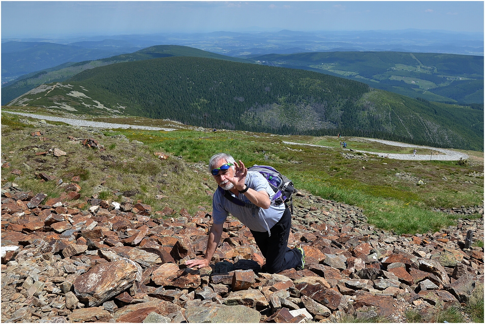 Plantoeroze Střížovického vrchu je obrovská, ještě několik běžeckých závodů a škody budou nevratné, varují odborníci.
