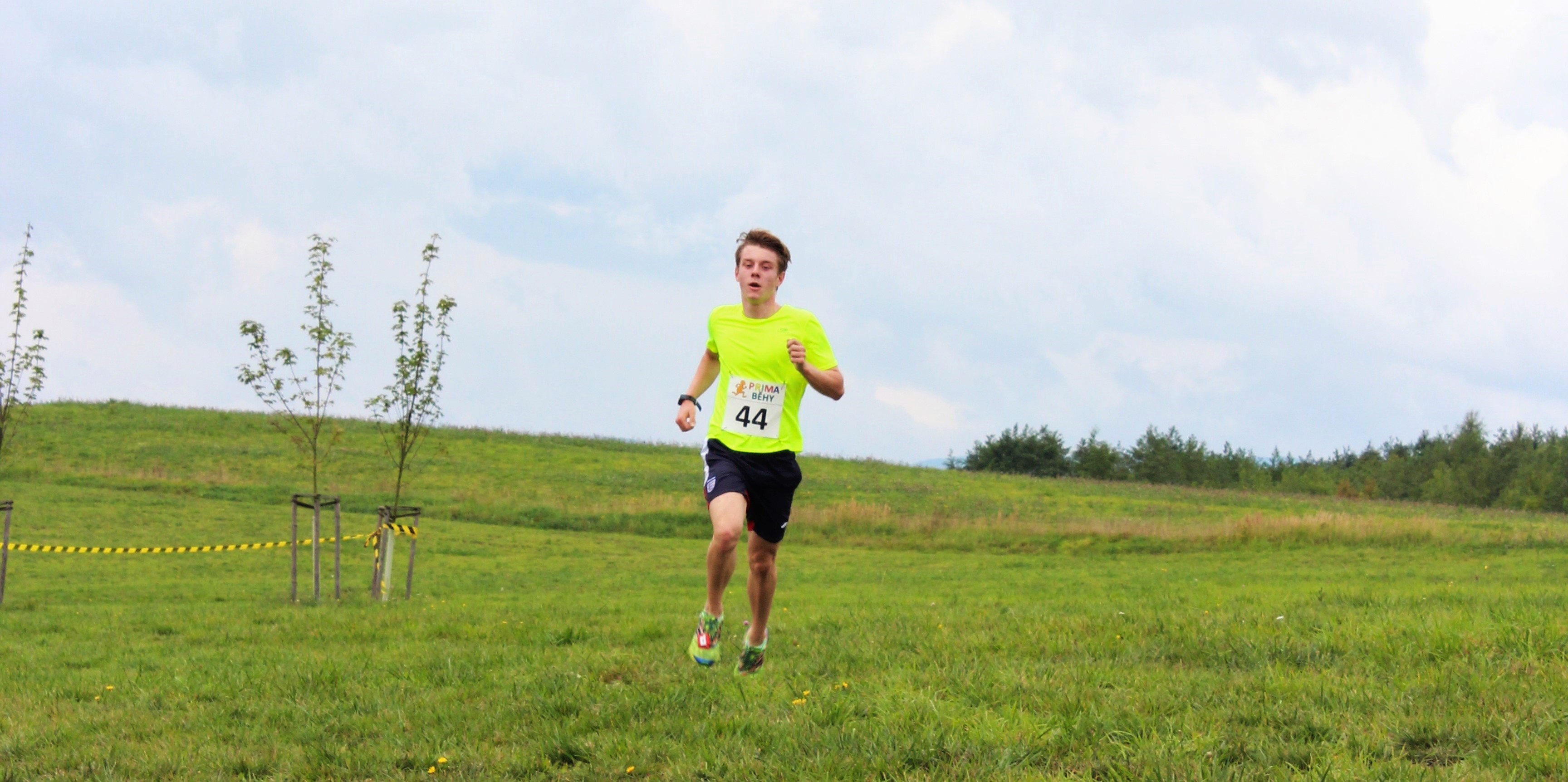 Na Běhu upřímných srdcí ve skvělé atmosféře obhájil vítězství Šimon Kobližek, celkově druhá byla Zuzka Rusínová