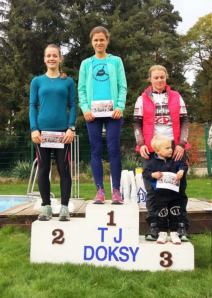 Červený okruh v Doksech, v termitišti se to hemžilo běžci, Ondra Chour letěl jako v baráži a Jana Nováková našla poklad