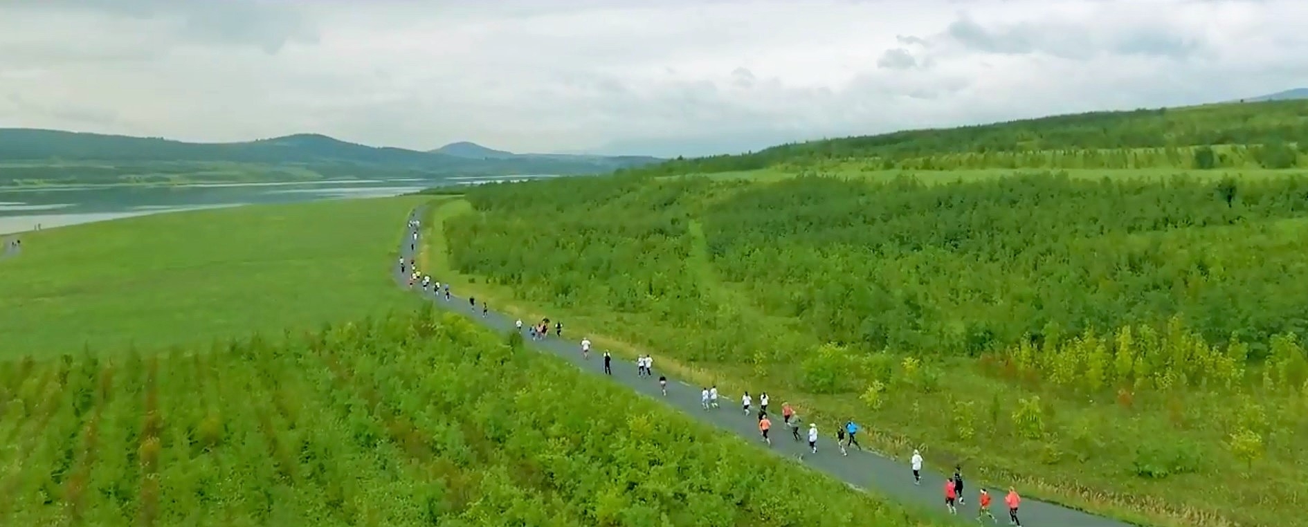 Nabité ústecké běžecké září začíná charitativním Během upřímných srdcí. Koukněte na pozvánku i video z loňska.
