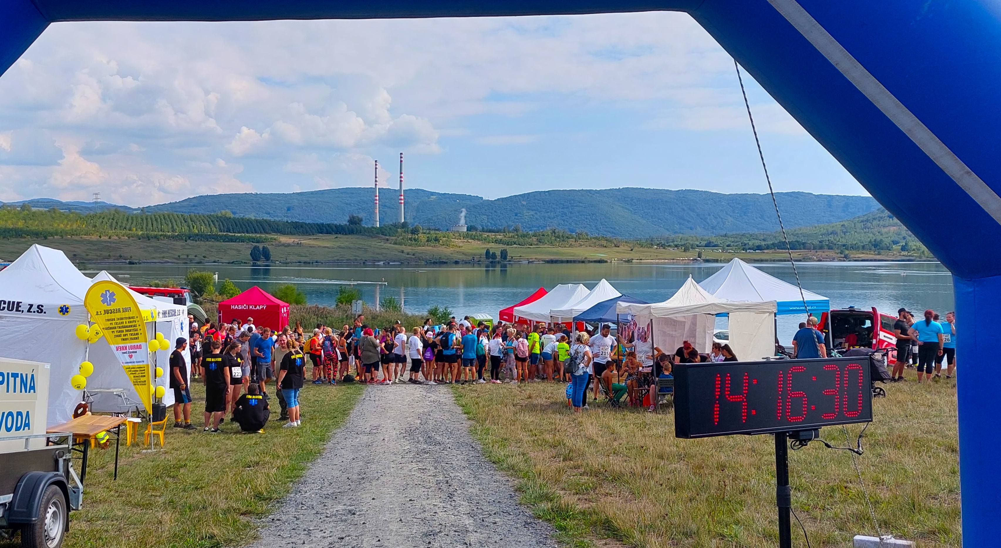 Na Miladě se prohánělo na tři stovky běžců v dalším Běhu upřímných srdcí